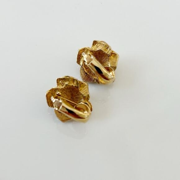 Vintage Avon Sculptured Rose Clip On Earrings Gold 1980s Gold NEW IN BOX - Picture 7 of 12